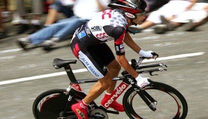 九游ios下载-罗马尼亚队赛制解析：通过精细化战术突破对手防线，罗马尼亚联赛赛程