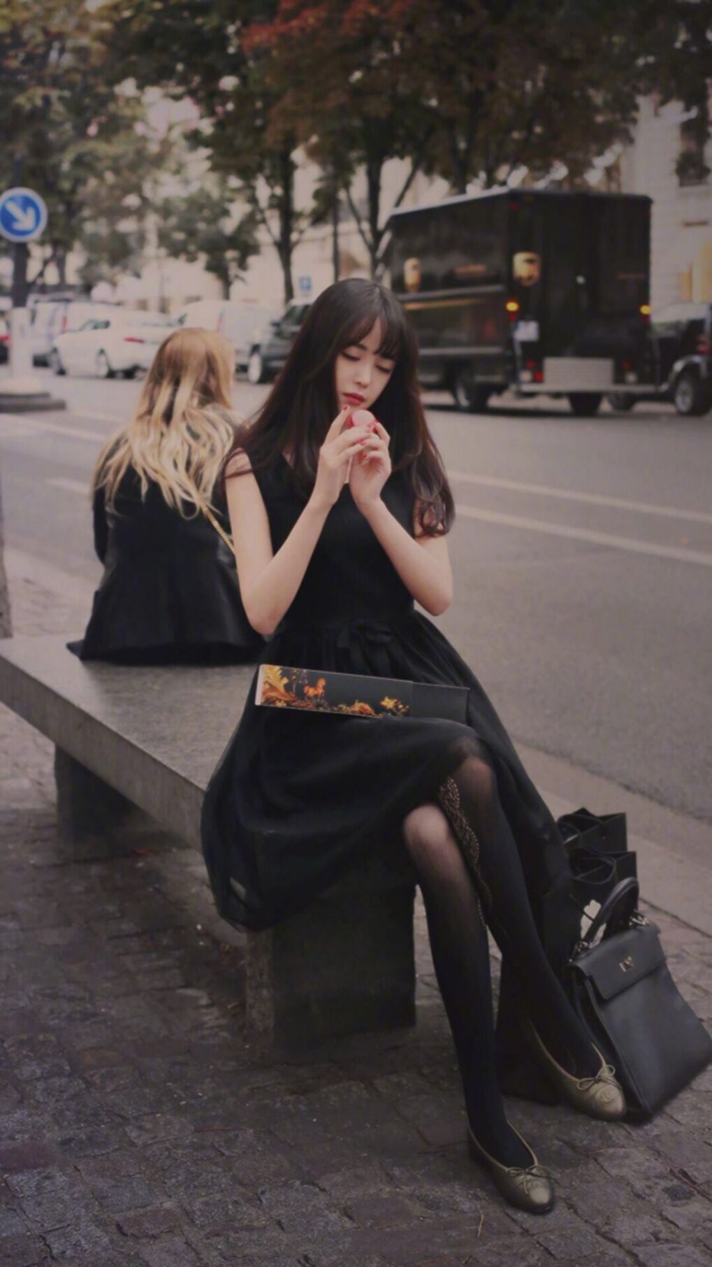 九游用户空间-勇者无惧：面对极端险境的车手英勇表现，勇者无惧人物