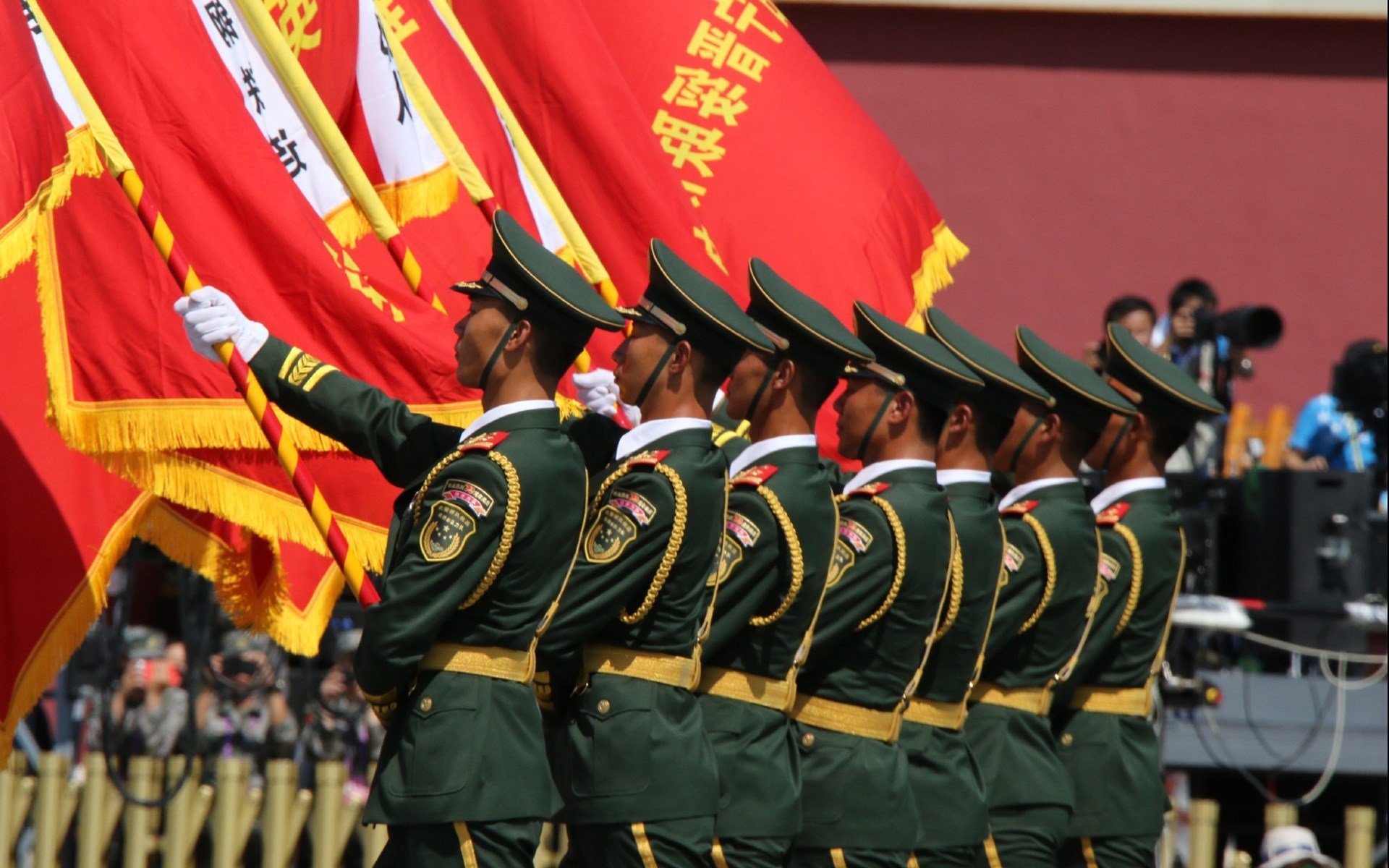 -弗赖堡年轻锋线崭露头角，弗赖堡队徽是什么鸟