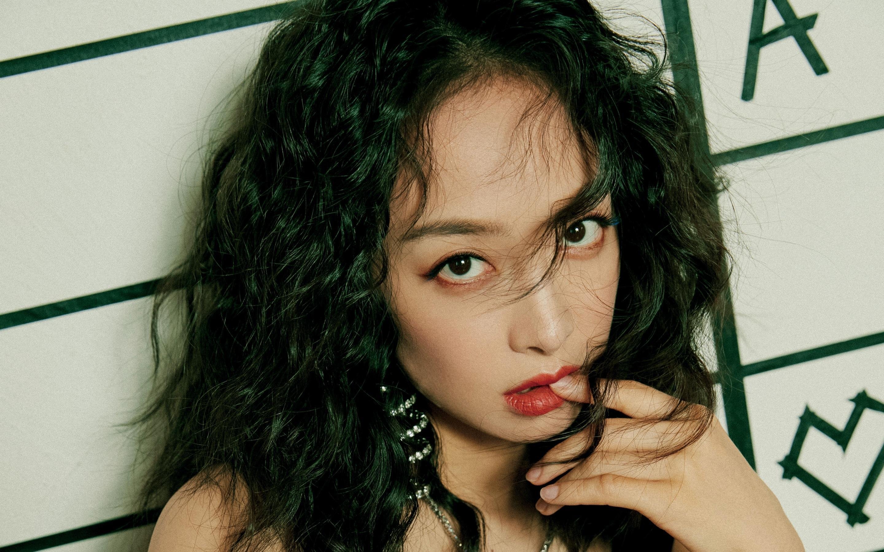 九游下载中心-英超旷世逆转，比分4-3，比赛中关键人物贡献两球，成功抢断70%，控球率65%