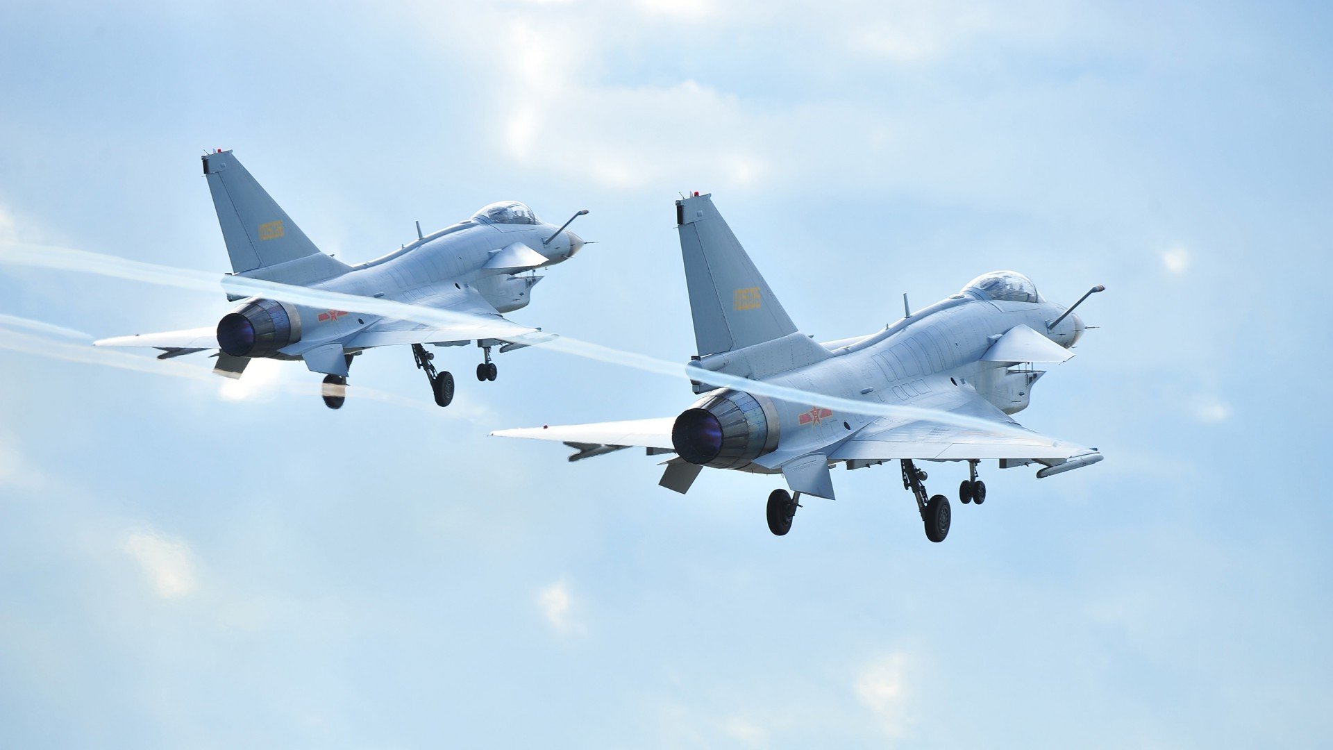 九游娱乐APP-杨瀚森苦练低位脚步提升内线进攻多样性，2006年杨翰