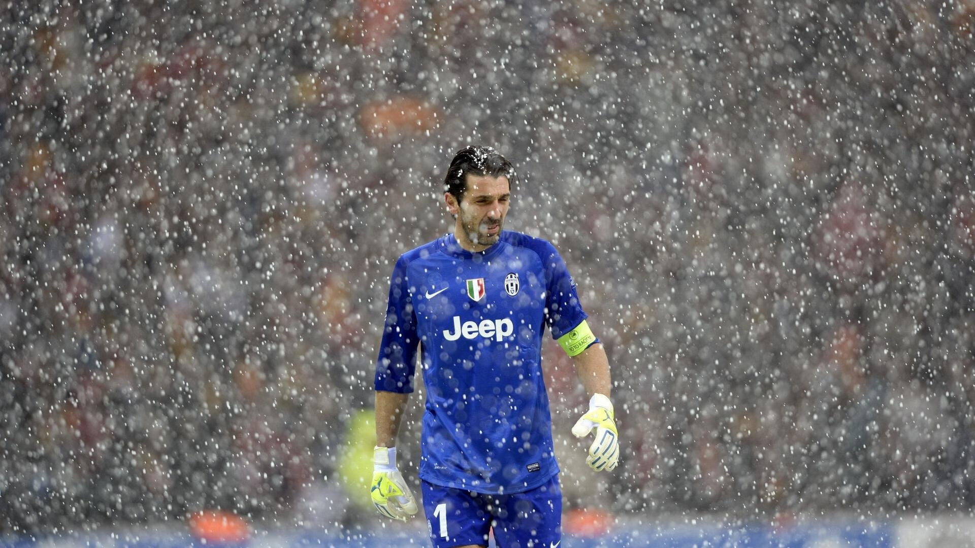 乒乓球赛事场外：选手备战紧张进行，比赛乒乓